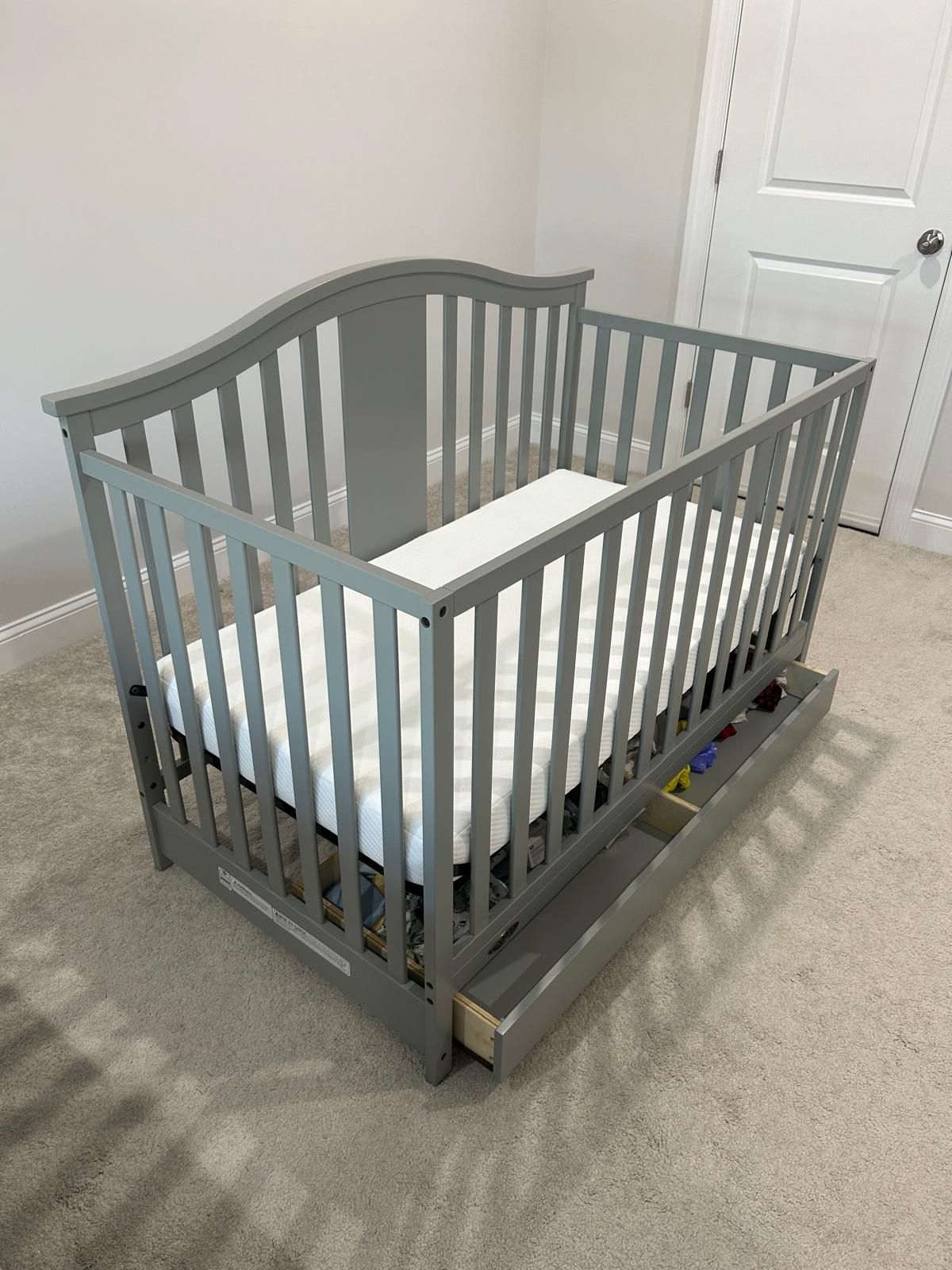 Graco5-in-1 Convertible Baby Crib with Drawer, mattress Included