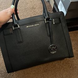 MK Purse 