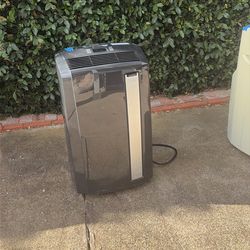 DeLonghi Room Air Conditioner For Sale