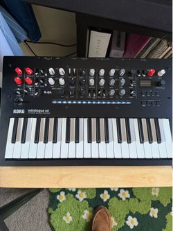 *like new* Korg Minilogue XD // custom knobs + OG knobs included // OG power supply
