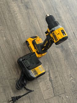 Dewalt $100