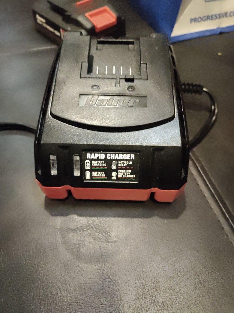 Bauer Rapid Battery Charger With Battery