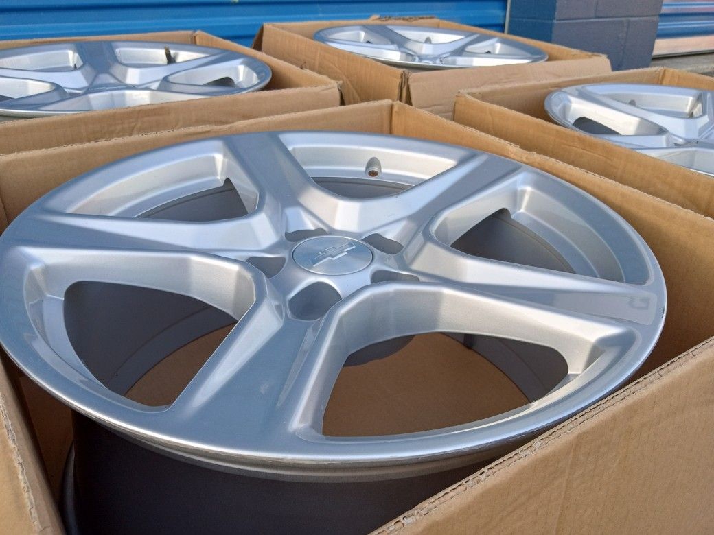 18" Rims Camaro 5×120 Stock OEM Perfect Condition New !!