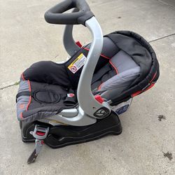Baby trend car seat and base