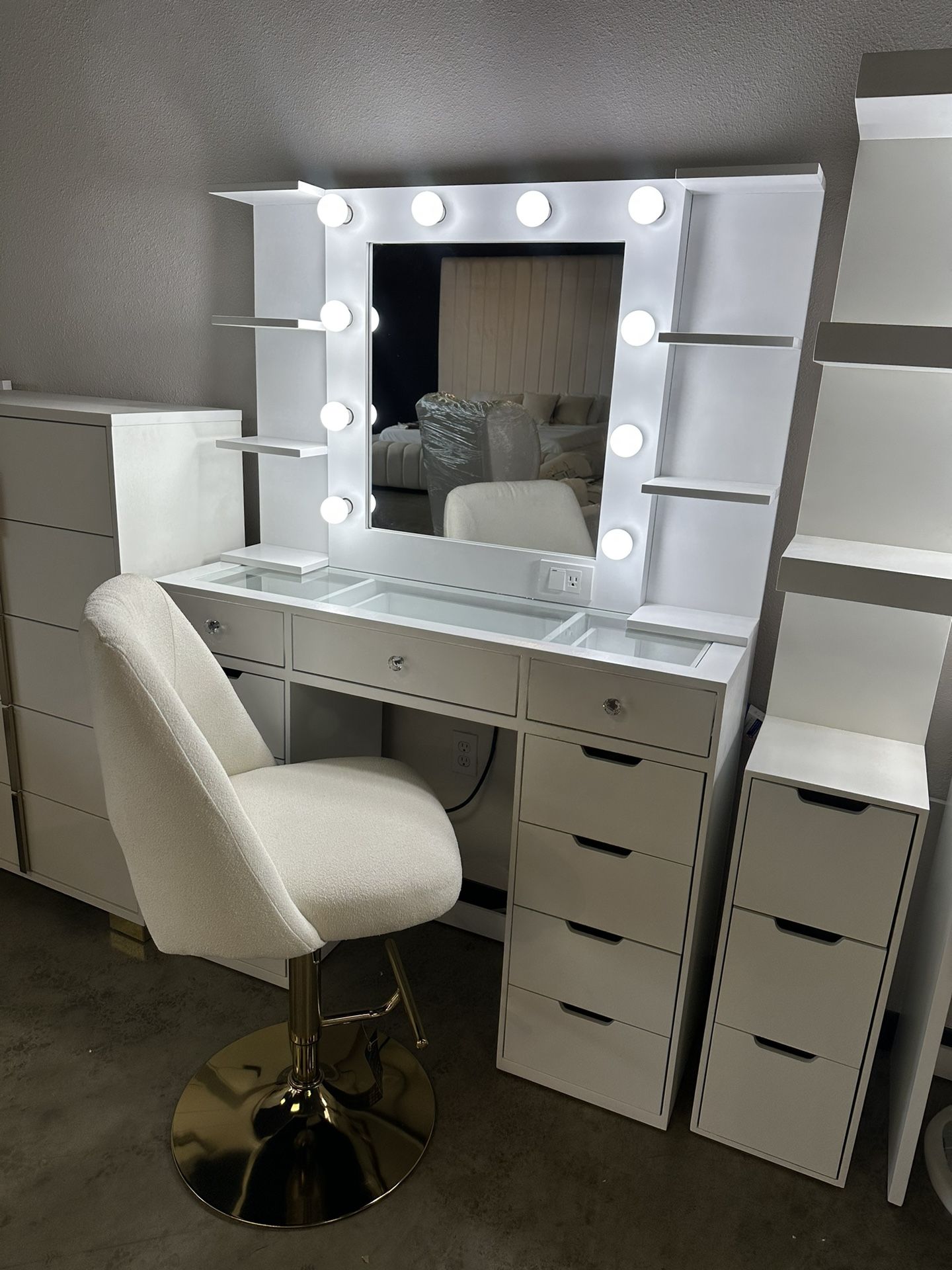 Vanity Mirror Set With Table & Shelves