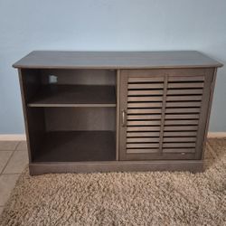 Media Center / 45x19x28.5" / Gray
