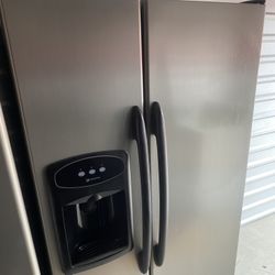 Refrigerator Maytag 
