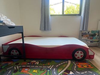 Kids car bed - red