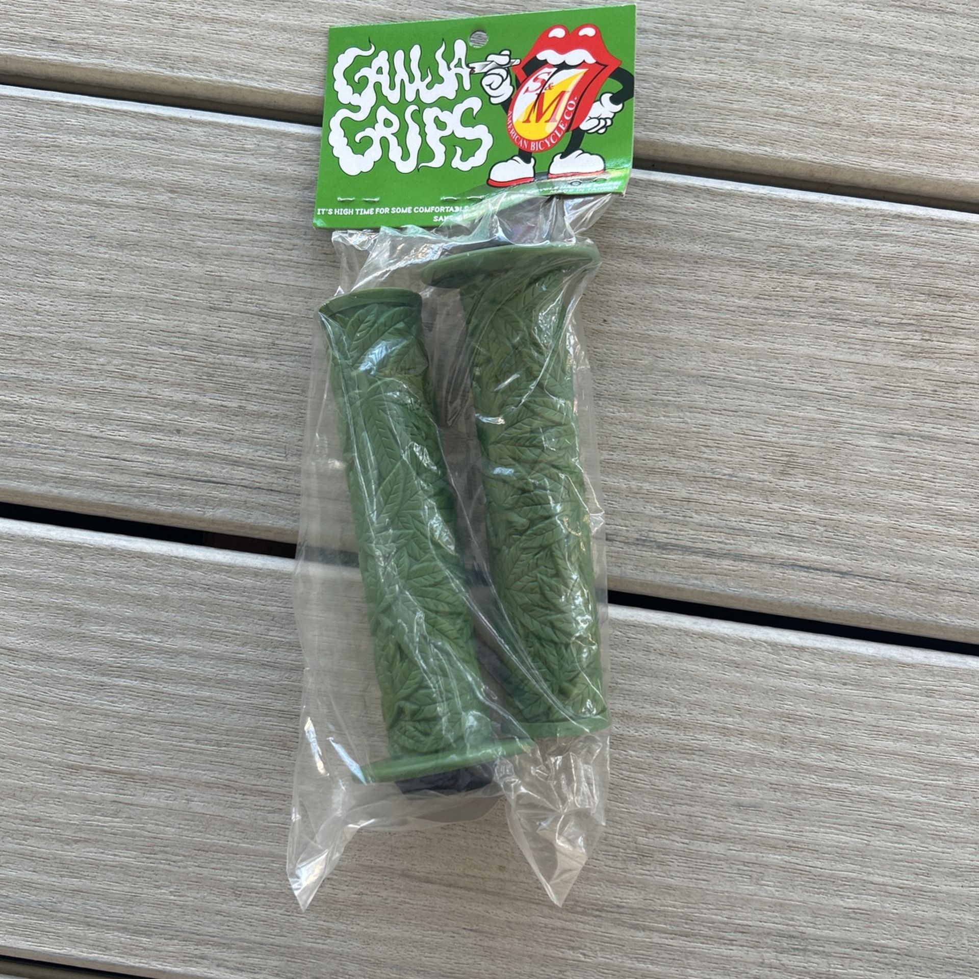 S&M GANJA GRIPS GREEN BMX BIKE GRIP REVENGE NUGS DAKINE CULT ODYSSEY BMX BIKES