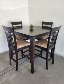 Table+ 4 Chairs Good Condition