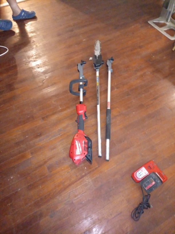 Milwaukee 18 V Pole Saw
