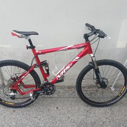 Men's 26" Aluminum Giant Nrs 2 Full Suspension Mountain Bike With Disc Brakes 