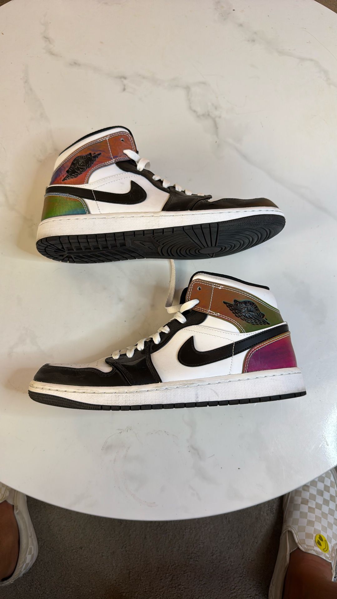 Jordan 1 Mid Heat Reactive Color Change