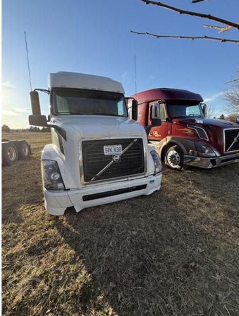 CLEAN TITLE/ 2016 VOLVO D13 WITH ISHIFT TRANSMISSION ONE OF THE MOST RELIABLE AND DURABLE TRUCK ON US ROADS