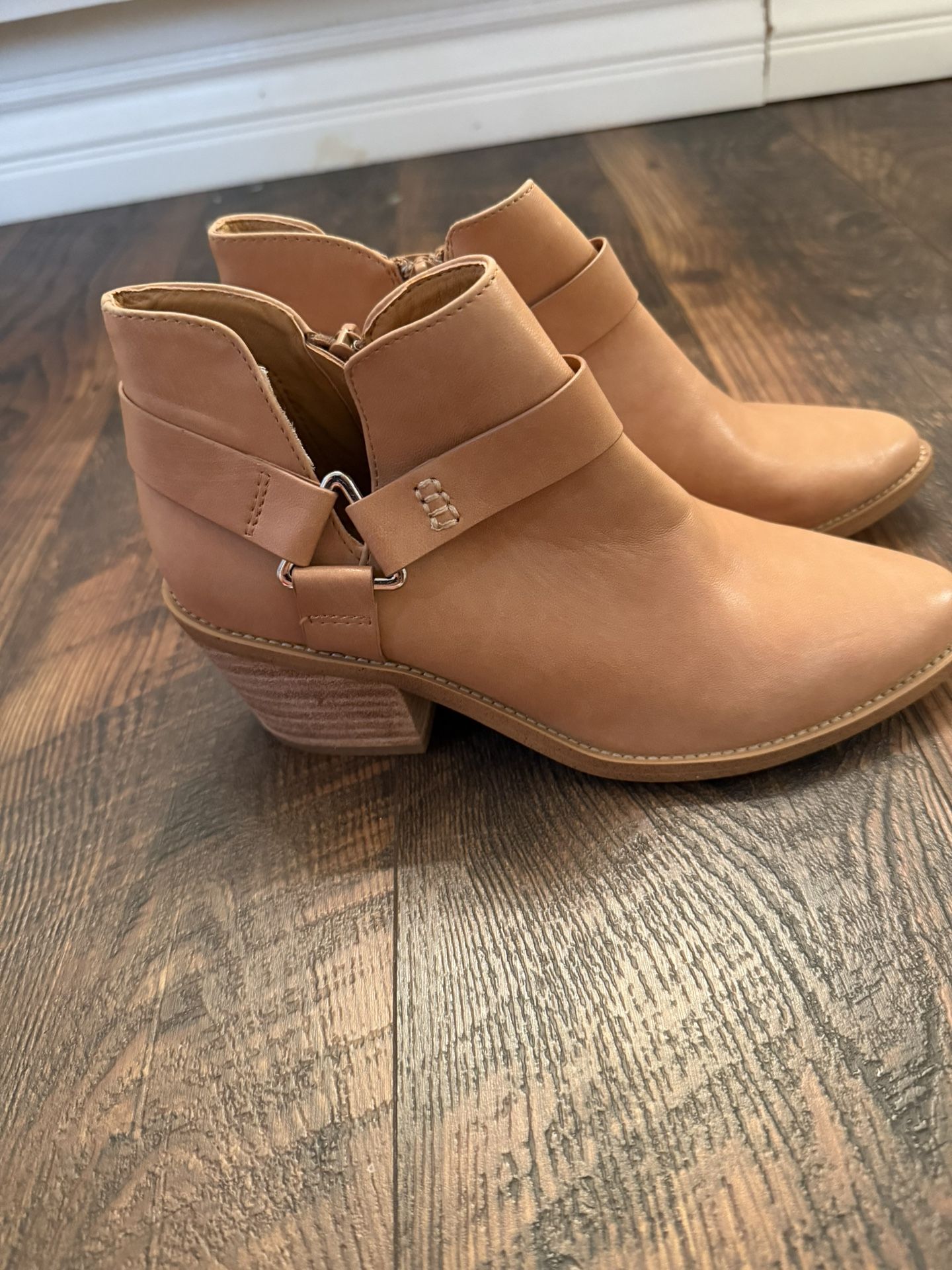 Dolce vita Women’s Boots 