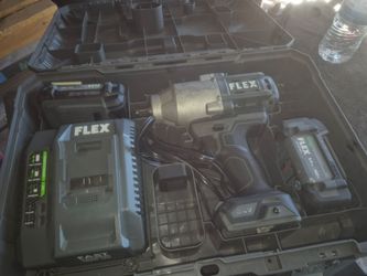 Flex impact with 2.5 and 5 amp batteries +charger +case