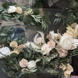 Ling's Moment 9FT Eucalyptus And Willow Leaf Garland in white and beige 