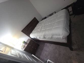 Full size bed set