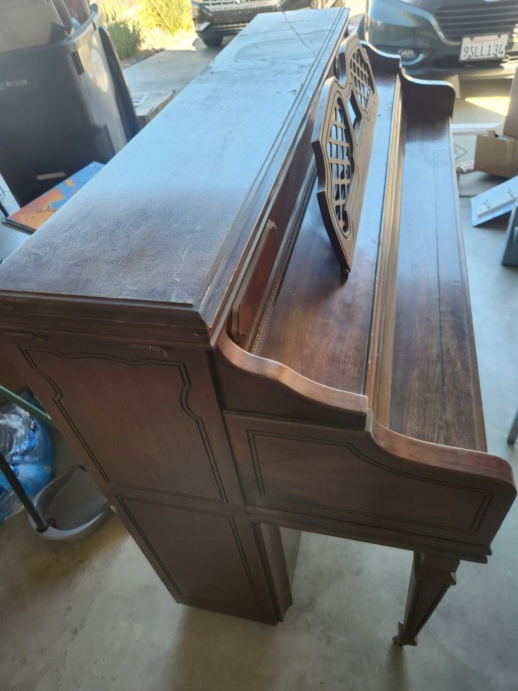 Free Piano