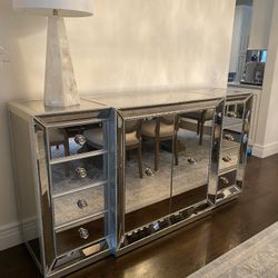 Brand New - Omni Mirrored Buffet 