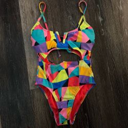 Never Worn - Women’s One Piece Bathing Suit