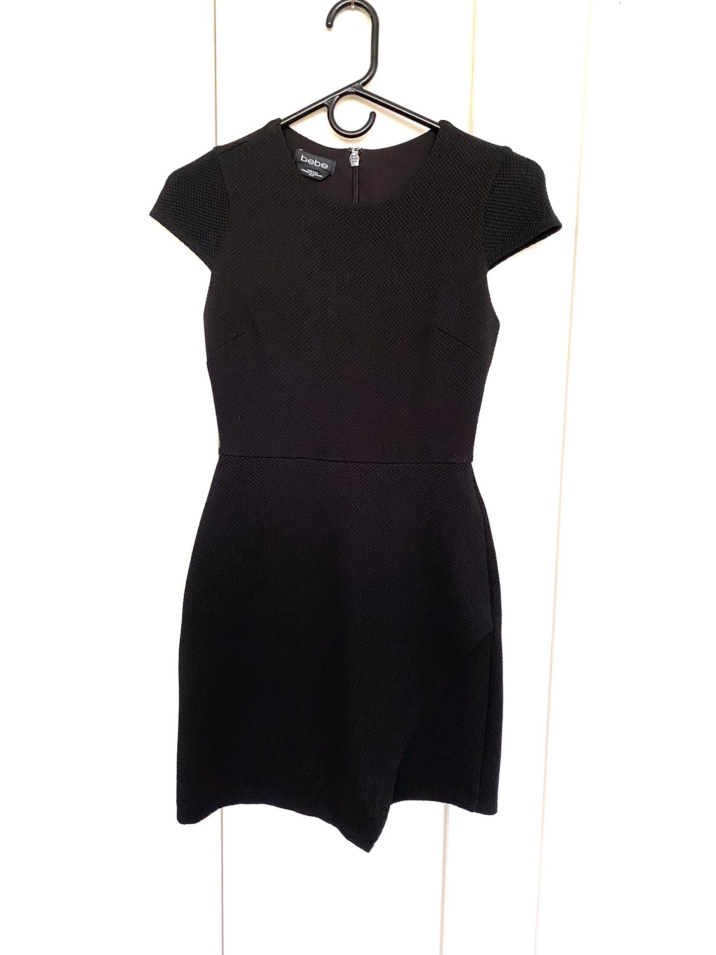 Bebe Black Cap Sleeve Textured Shift Dress - Size XS