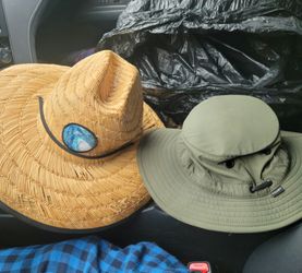 2 outdoor hats tilley and sundry