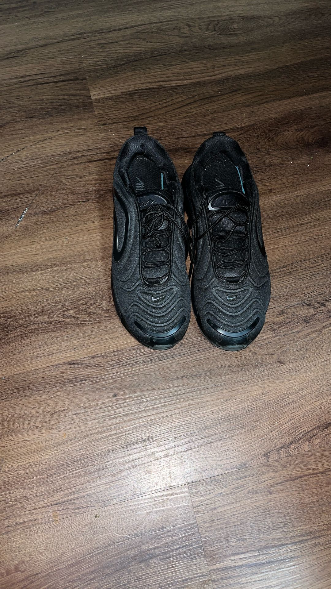 Air max 720’s Size 8.5