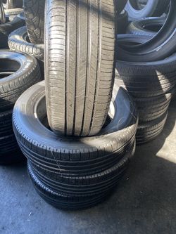 SET MICHELIN 225/60/18 GOOD USED $220 INCLUDE PROFESIONAL INSTALLATION AND TAX