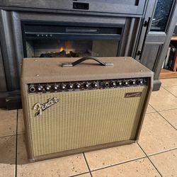 Fender Acoustasonic Junior PR 569 Amplifier