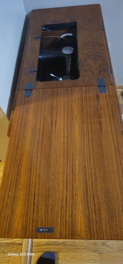Singer Pedal Machine ,Antique Needs Comun Parts That You Can Get Anywhere.