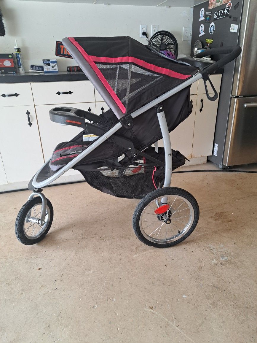 Graco FastAction
Fold Jogging Stroller 3 Wheel Pink