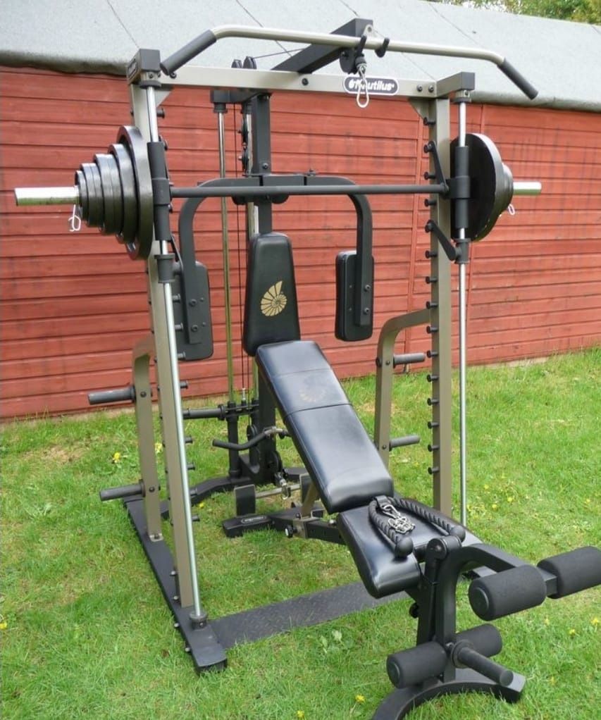Home Gym Nautilus Smith Machine w Adjustable Bench w 210 LBs Plates