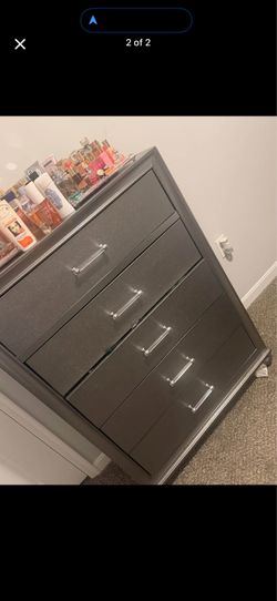 Queen bed,2dresser