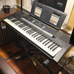 Yamaha PSR E243