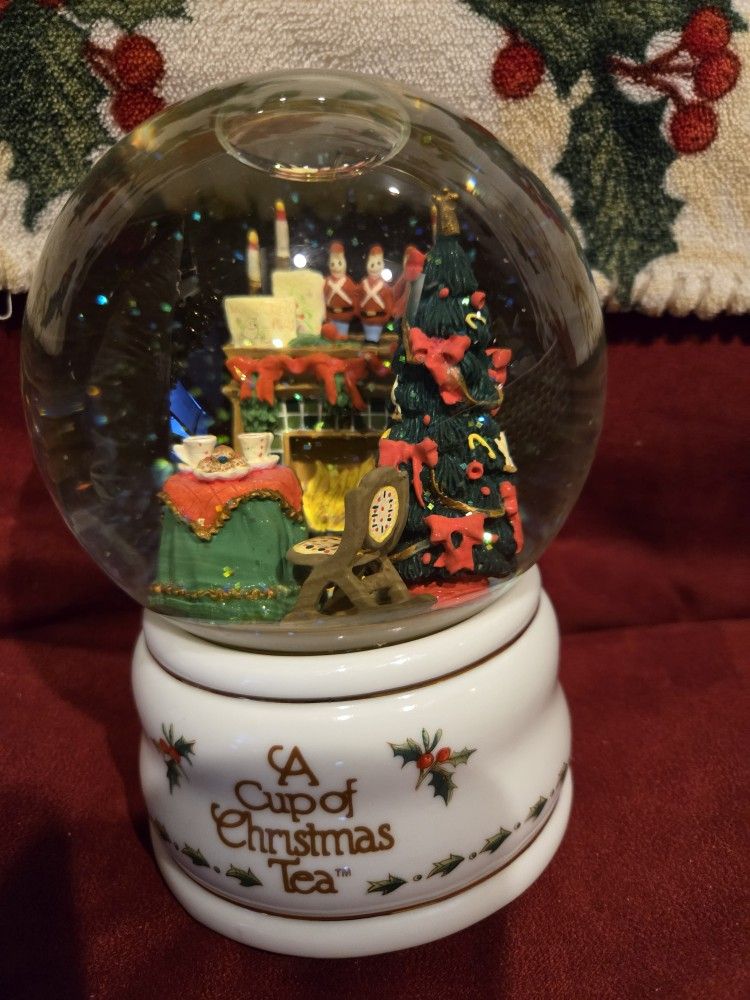 Tom Hegg A Cup Of Christmas Tea Snow Globe