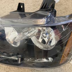 2007 - 2014 Chevrolet suburban/Tahoe headlights