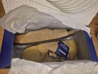 Birkenstock Arizona Taupe size 38 reg (7w)
