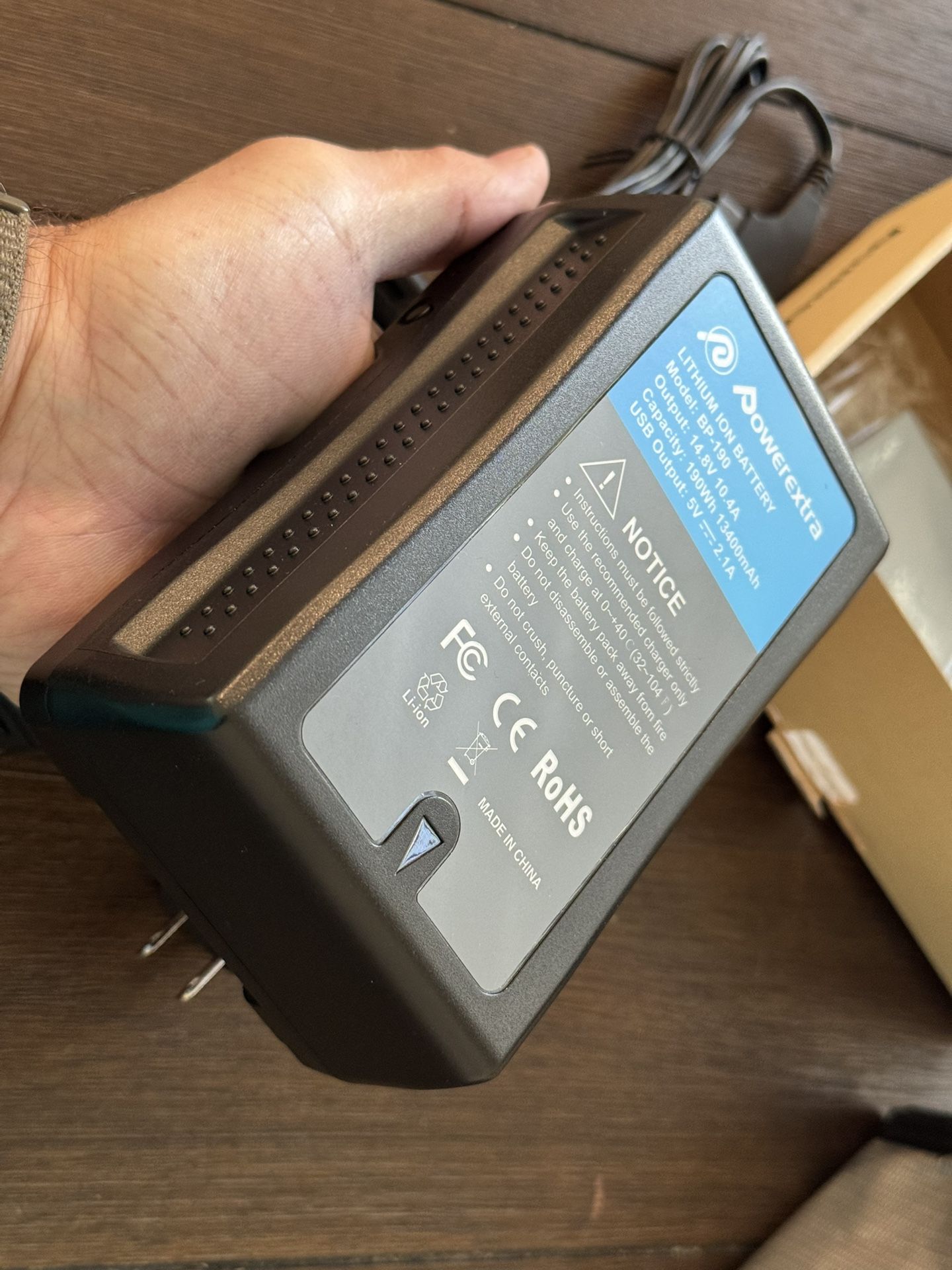 Powerextra 190Wh (13400mAh) V Mount Battery 