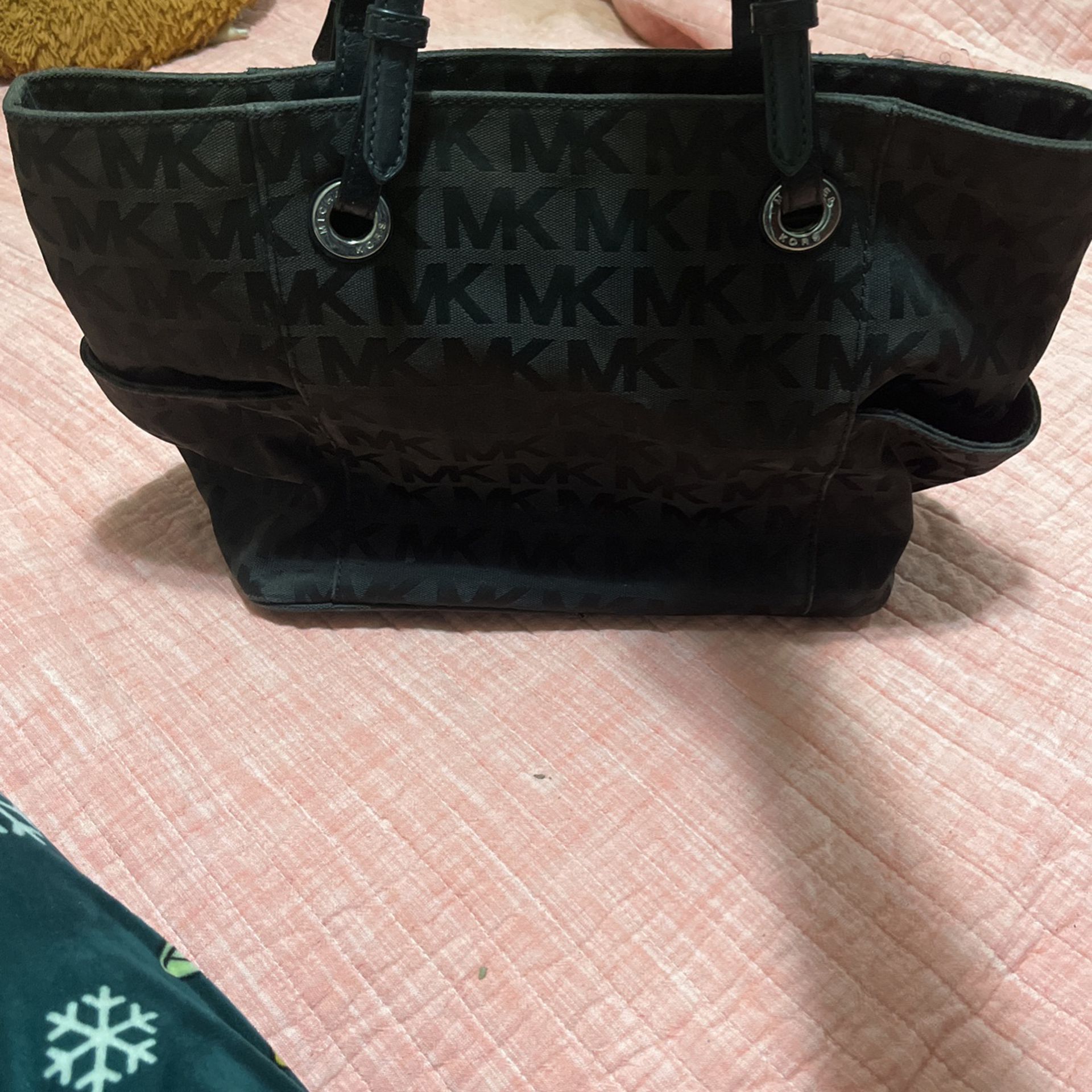 Michael Kors Tote Handbag MK l-1403 for Sale in Imperial, MO - OfferUp