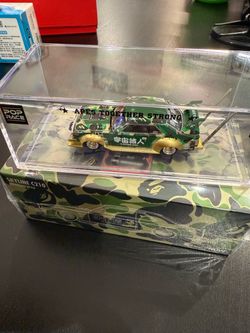 Acrylic pop race bape skyline c210