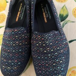 Skechers 8.5