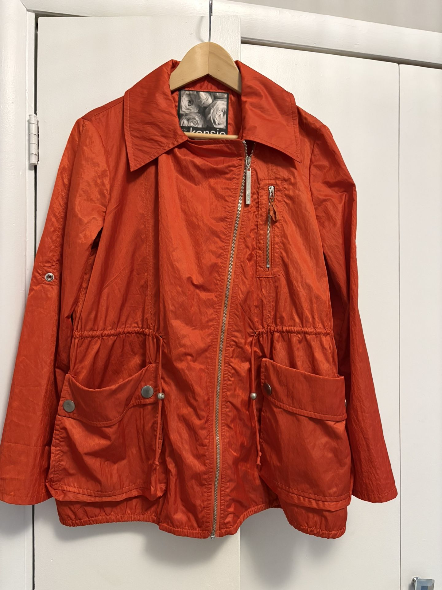 Kensie Windbreaker With Angle Zip Up Front SZ L