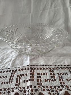 Clear Cut Glass Crystal Serving Bowl