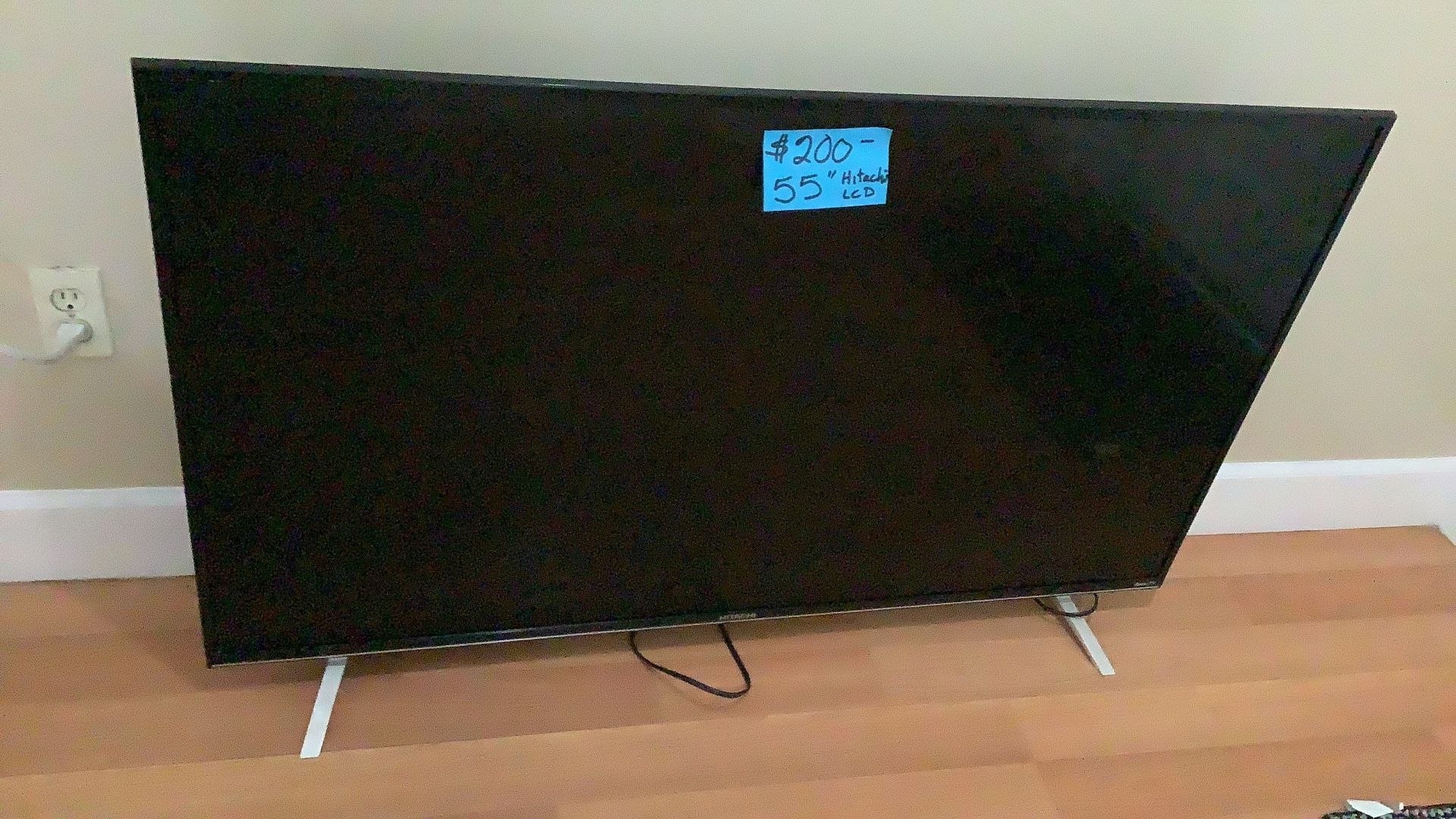 55” Hitachi/ Roku LCD