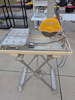 Workforce tile saw with stand