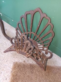 CAST IRON GARDEN HOSE HANGER