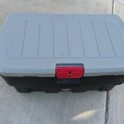 Rubbermaid Large Storage Container