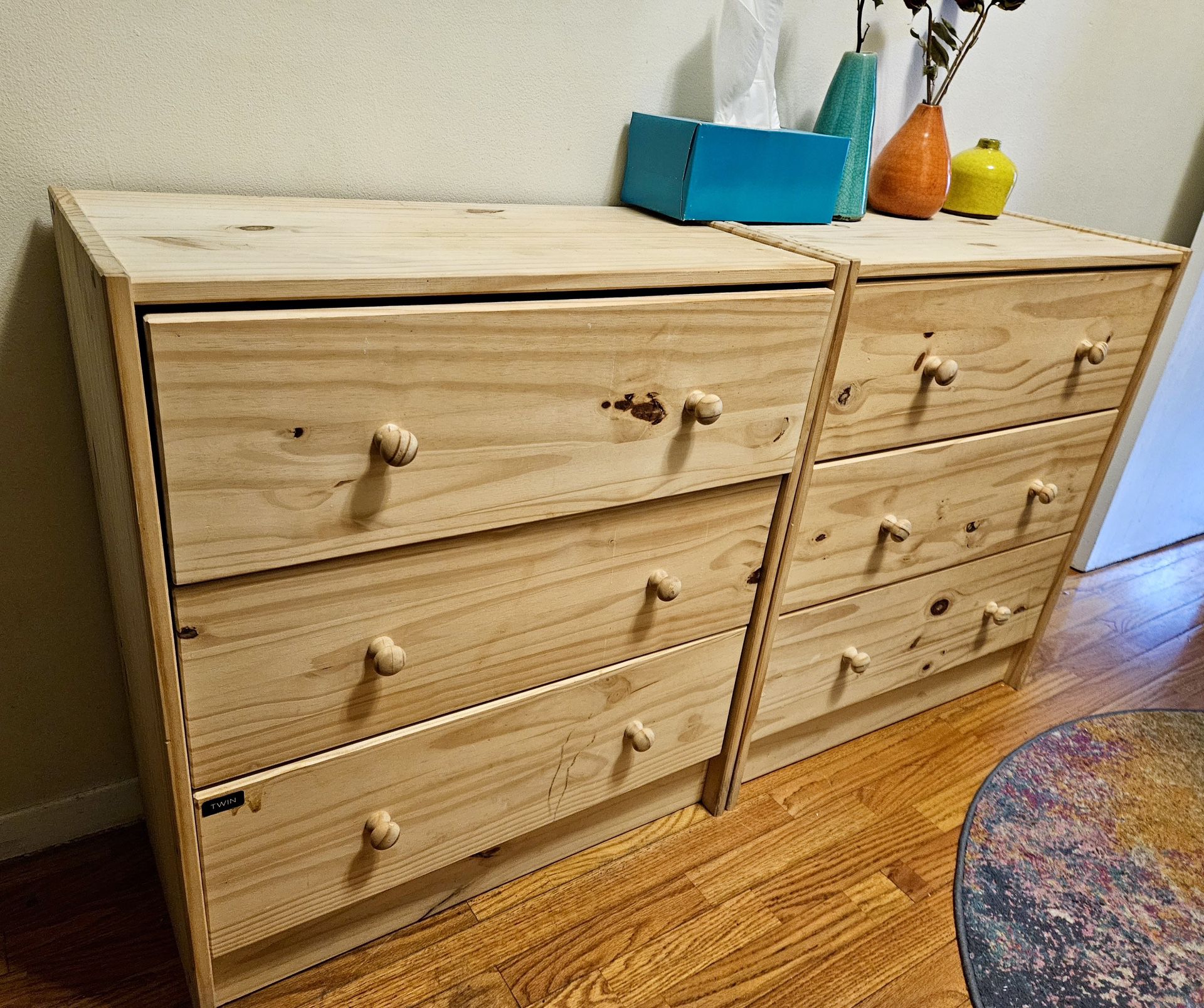 A pair of 3 drawer dresser for sale