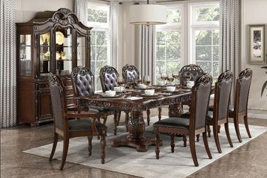 Rich in Aesthetic of old world traditional Dining set